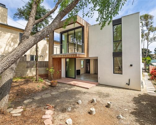 Backyard, Exterior, Facade, Modern