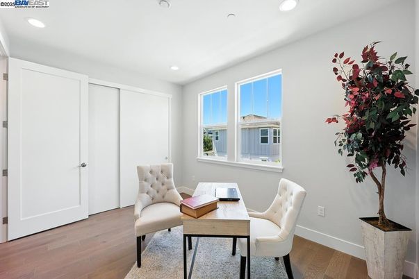 Home Office, Interior, Recessed Lighting, Wood Texture Flooring