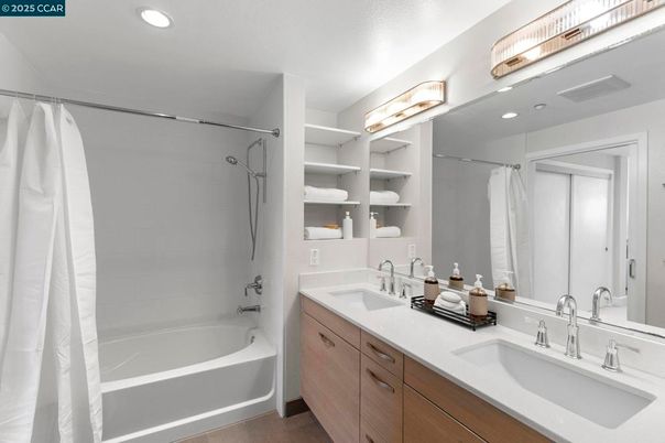 Bathroom, Dual Sink Vanities, Interior, Recessed Lighting