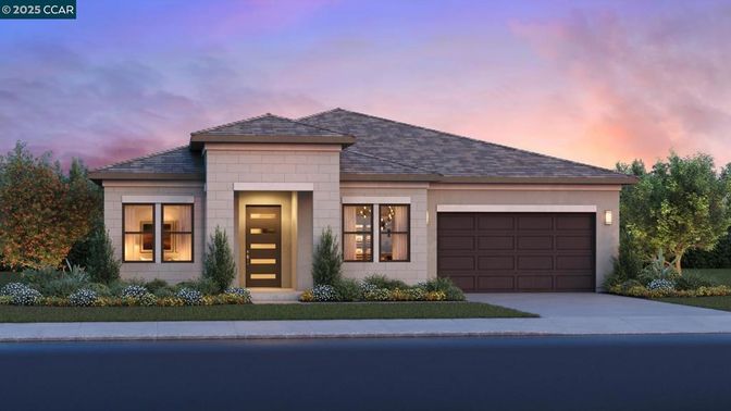 Attached, Exterior, Facade, Modern