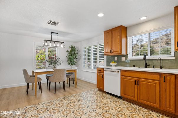 Dining room, Interior, Kitchen, Pendant Lights, Recessed Lighting, Wood Texture Flooring