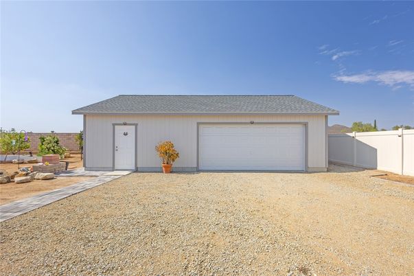 Detached Garage, Exterior