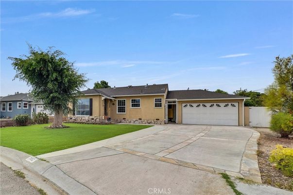 Attached, Backyard, Exterior, Facade, Ranch