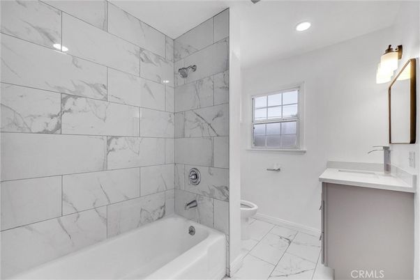 Bathroom, Interior, Marble, Marble Walls, Recessed Lighting
