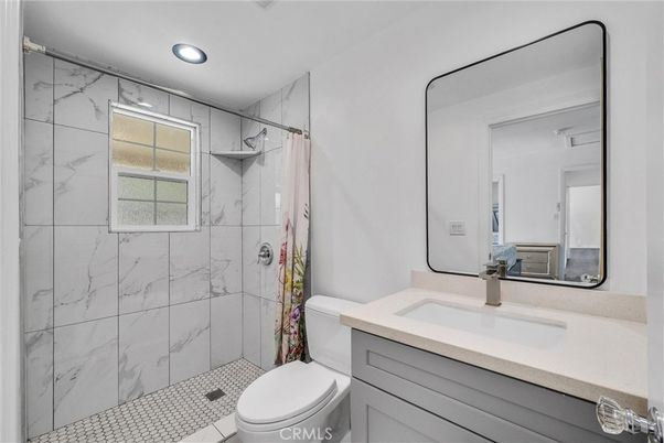 Bathroom, Interior, Marble Walls, Recessed Lighting