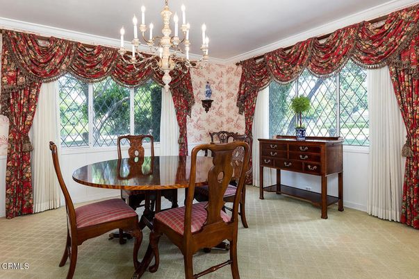 Chandelier, Dining room, Interior
