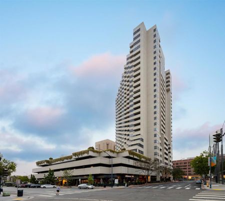 Exterior, Facade, Highrise