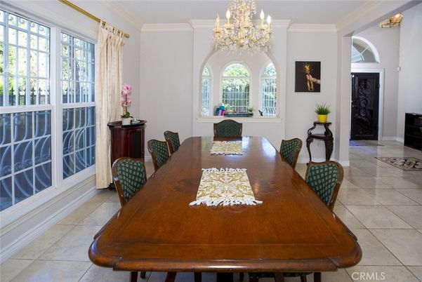 Chandelier, Dining room, Interior