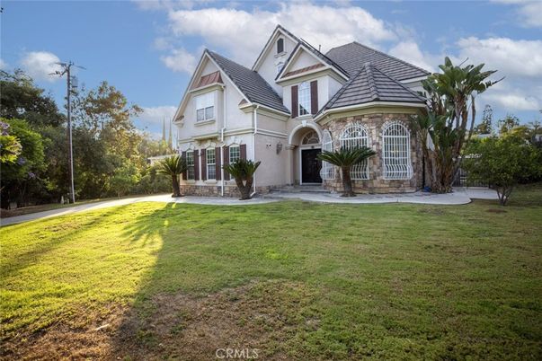 Backyard, Exterior, Facade, Tudor Revival