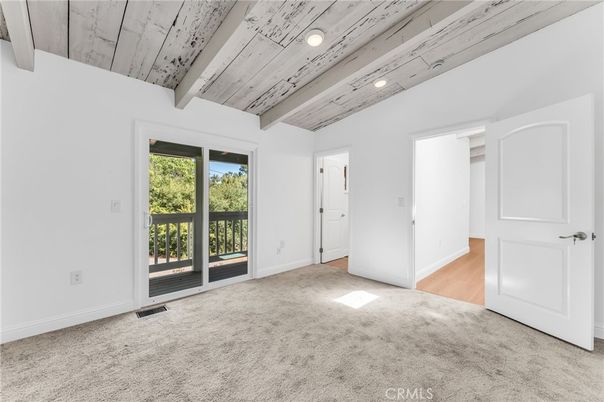 Empty room, Interior, Wooden Ceilings