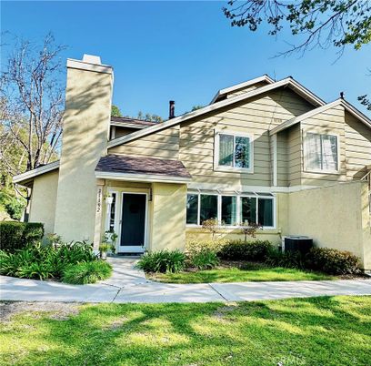 Exterior, Facade, Solar Panels, American Craftsman