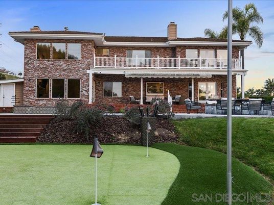 Backyard, Exterior, Facade, Brick Facade, Modern