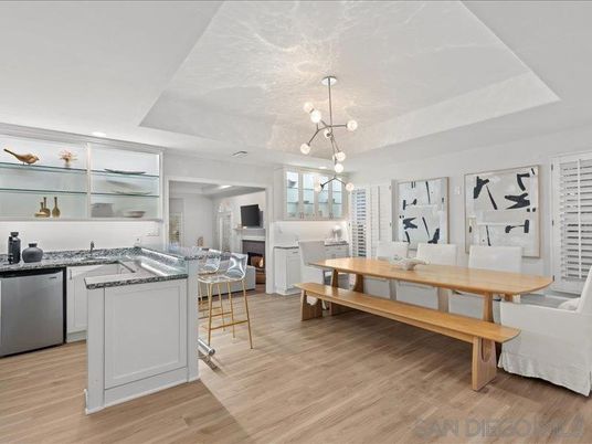Dining room, Interior, Kitchen, Pendant Lights, Recessed Lighting, Wood Texture Flooring