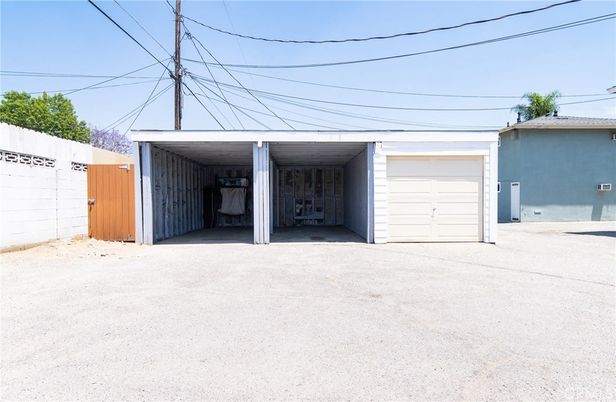 Detached Garage, Exterior