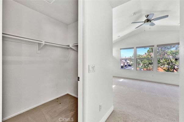 Empty room, Interior, Walk-in Closets