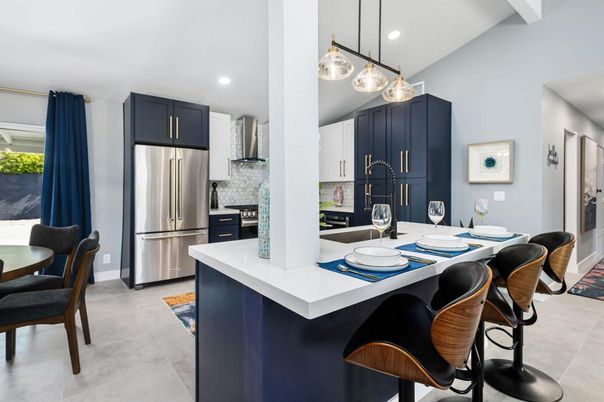 Dining room, Interior, Kitchen, Pendant Lights, Recessed Lighting, Stainless Steel Appliances