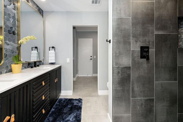 Bathroom, Dual Sink Vanities, Interior, Recessed Lighting