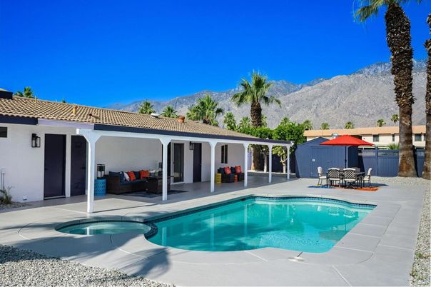Exterior, Pool
