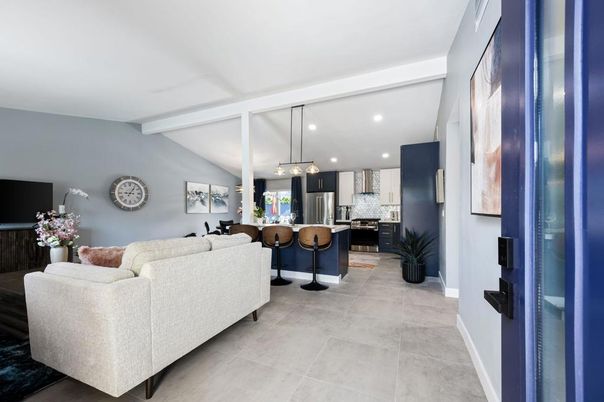 Interior, Kitchen, Living room, Pendant Lights, Recessed Lighting, Stainless Steel Appliances