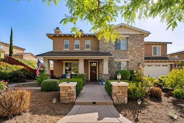 Exterior, Facade, American Craftsman
