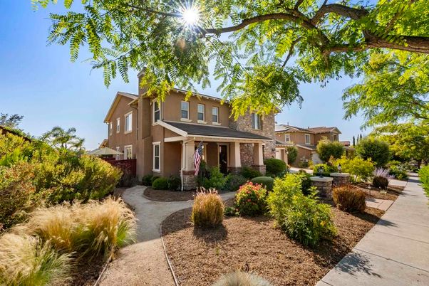 Backyard, Exterior, Facade, American Foursquare