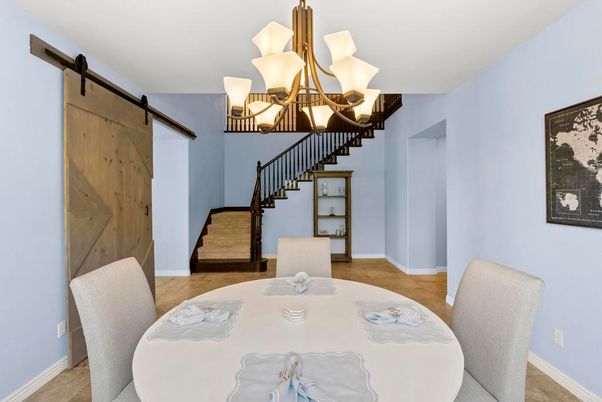 Chandelier, Dining room, Interior