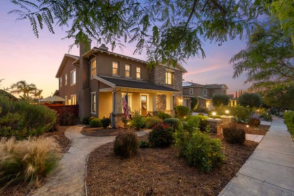 Exterior, Facade, American Foursquare