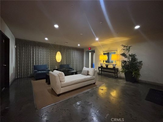 Interior, Living room, Pendant Lights, Recessed Lighting