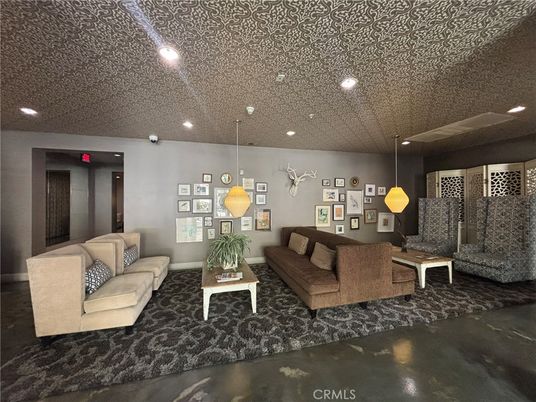 Interior, Living room, Pendant Lights, Recessed Lighting