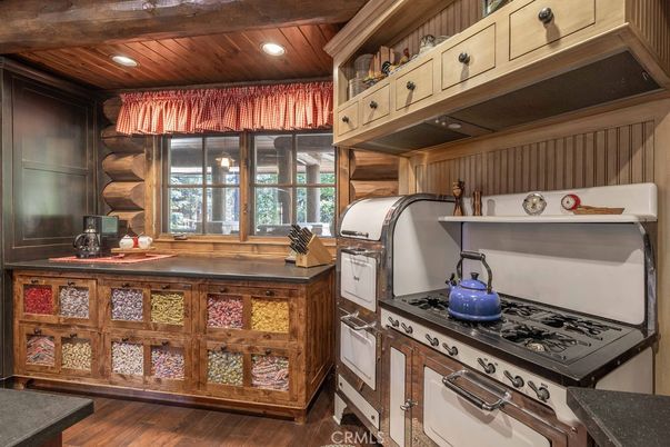 Interior, Kitchen, Recessed Lighting, Wooden Ceilings, Wood Texture Flooring