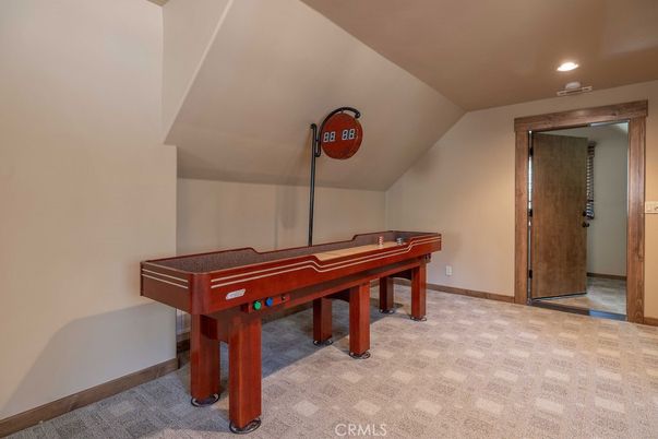 Game Room, Interior, Recessed Lighting