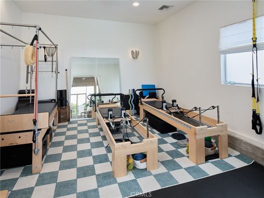 Game Room, Interior, Recessed Lighting