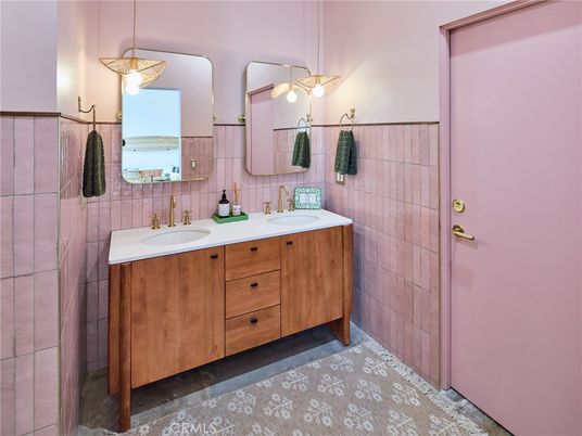 Bathroom, Dual Sink Vanities, Interior, Pendant Lights