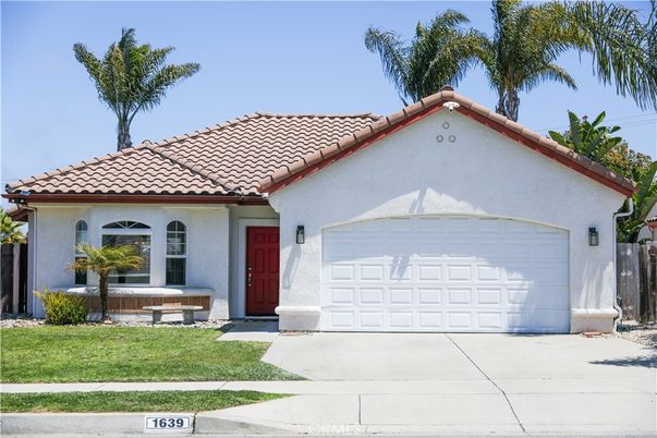 Attached, Exterior, Facade, Spanish Mediterranean