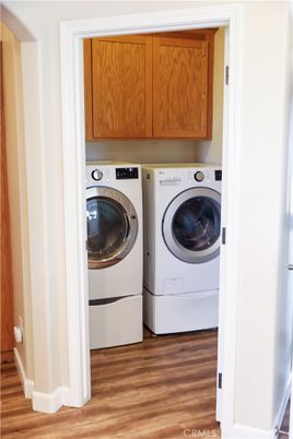 Interior, Utility Closets, Washer, Wood Texture Flooring