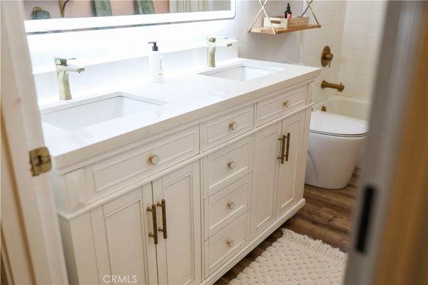 Bathroom, Dual Sink Vanities, Interior, Wood Texture Flooring