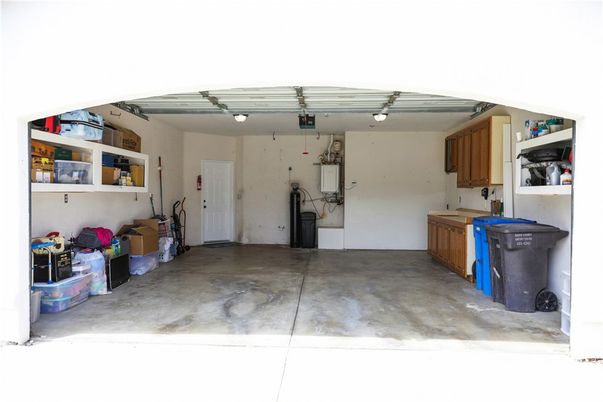 Garage, Interior