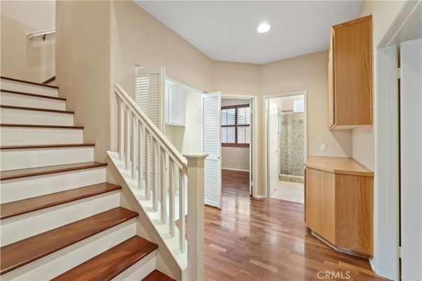 Interior, Recessed Lighting, Wood Texture Flooring