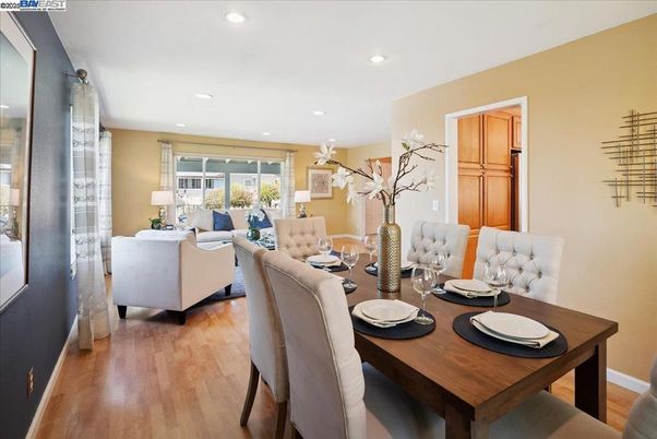 Dining room, Interior, Living room, Recessed Lighting, Wood Texture Flooring