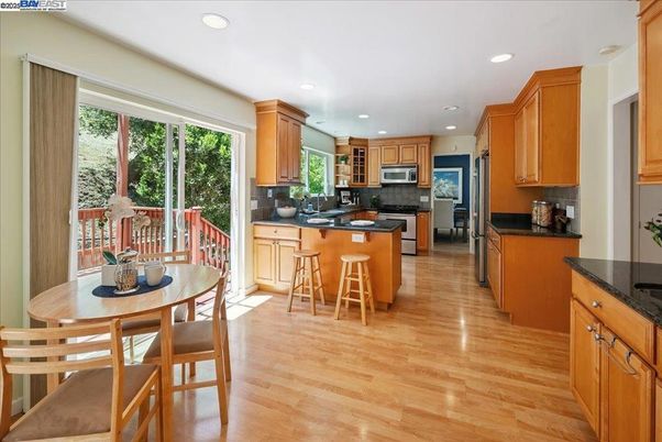 Dining room, Interior, Kitchen, Recessed Lighting, Wood Texture Flooring