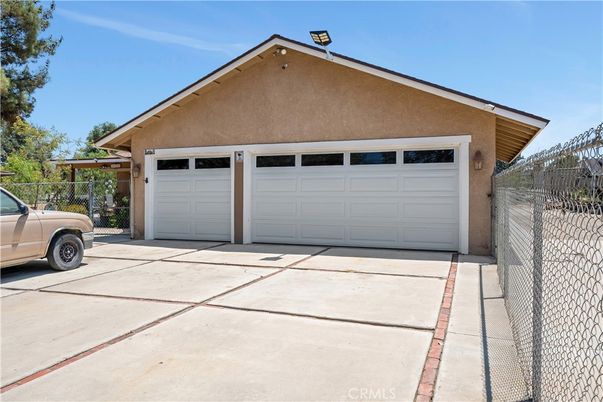 Detached Garage, Exterior