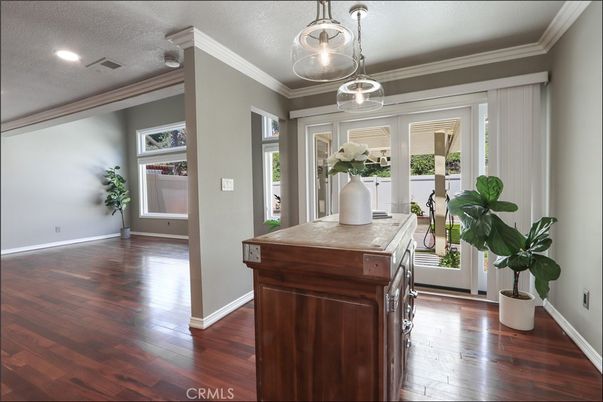 Interior, Pendant Lights, Recessed Lighting, Wood Texture Flooring