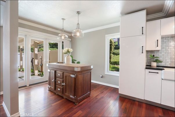 Interior, Kitchen, Pendant Lights, Wood Texture Flooring