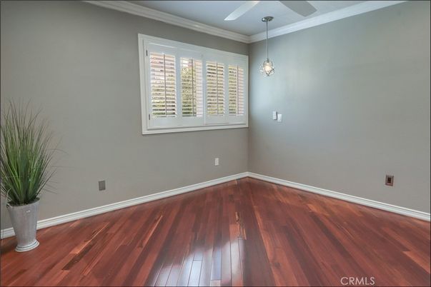 Empty room, Interior, Pendant Lights, Wood Texture Flooring