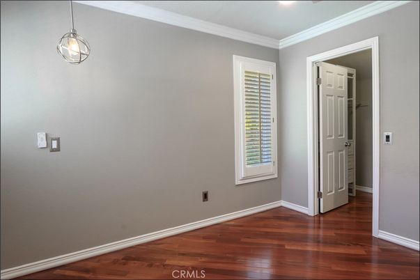 Empty room, Interior, Pendant Lights, Wood Texture Flooring
