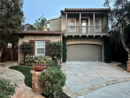 Attached, Exterior, Facade, Mediterranean