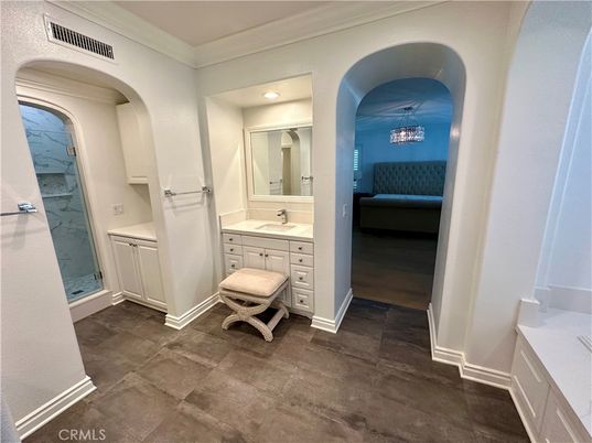 Bathroom, Interior, Recessed Lighting