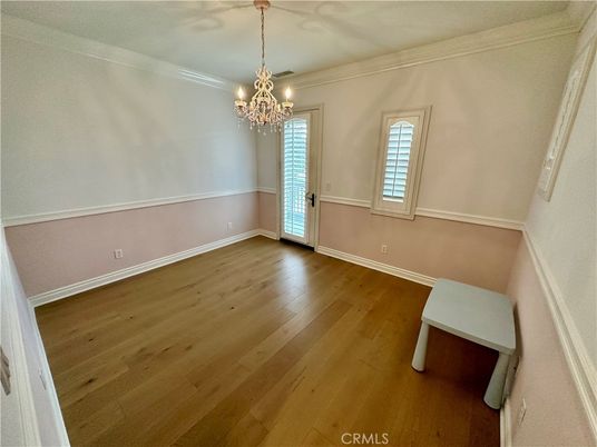 Chandelier, Empty room, Interior, Wood Texture Flooring
