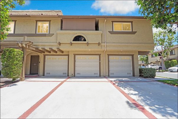 Attached, Exterior, Facade, Mediterranean
