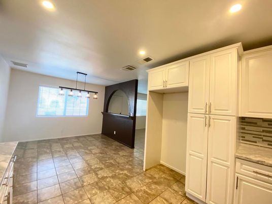 Empty room, Interior, Pendant Lights, Recessed Lighting